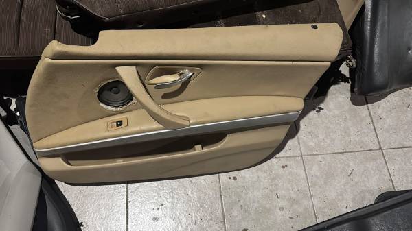 BMW E90 BEJ RENK KAPI DÖŞEMESİ TAKIMI - ERCAN TİCARET yedek parça