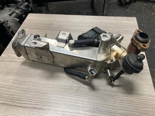 BMW F30 320d N47 EGR SOĞUTUCU EGR RADYATÖRÜ 7810751 çıkma orjinal yedek parça