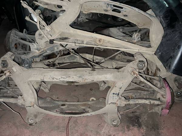 MERCEDES W124 ARKA TRAVERS TORSİYON ÇIKMA ORJİNAL - ERCAN TİCARET çıkma orjinal yedek parça