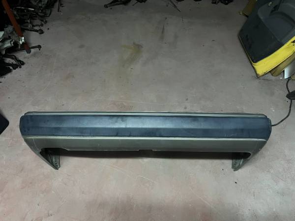 MERCEDES W124 E SERİSİ ÇIKMA ORJİNAL ARKA TAMPON NİKELAJLI
