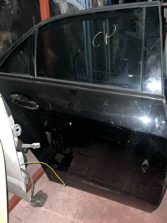 MERCEDES W212 SAĞ ARKA KAPI HATASIZ DOLU SİYAH RENK ORJİNAL - ERCAN TİCARET çıkma orjinal yedek parça
